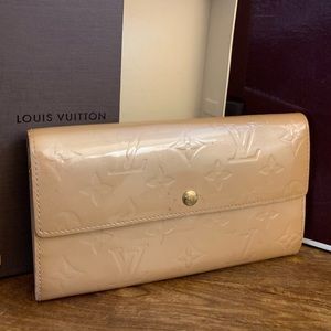 AUTHENTIC Louis Vuitton Leather Wallet With Box